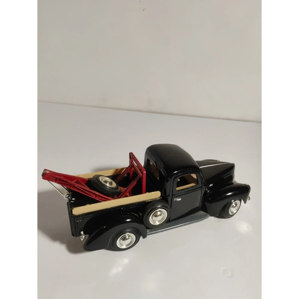 1/24 MOTORMAX 1940 FORD TOW TRUCK BLACK Silver Wheels